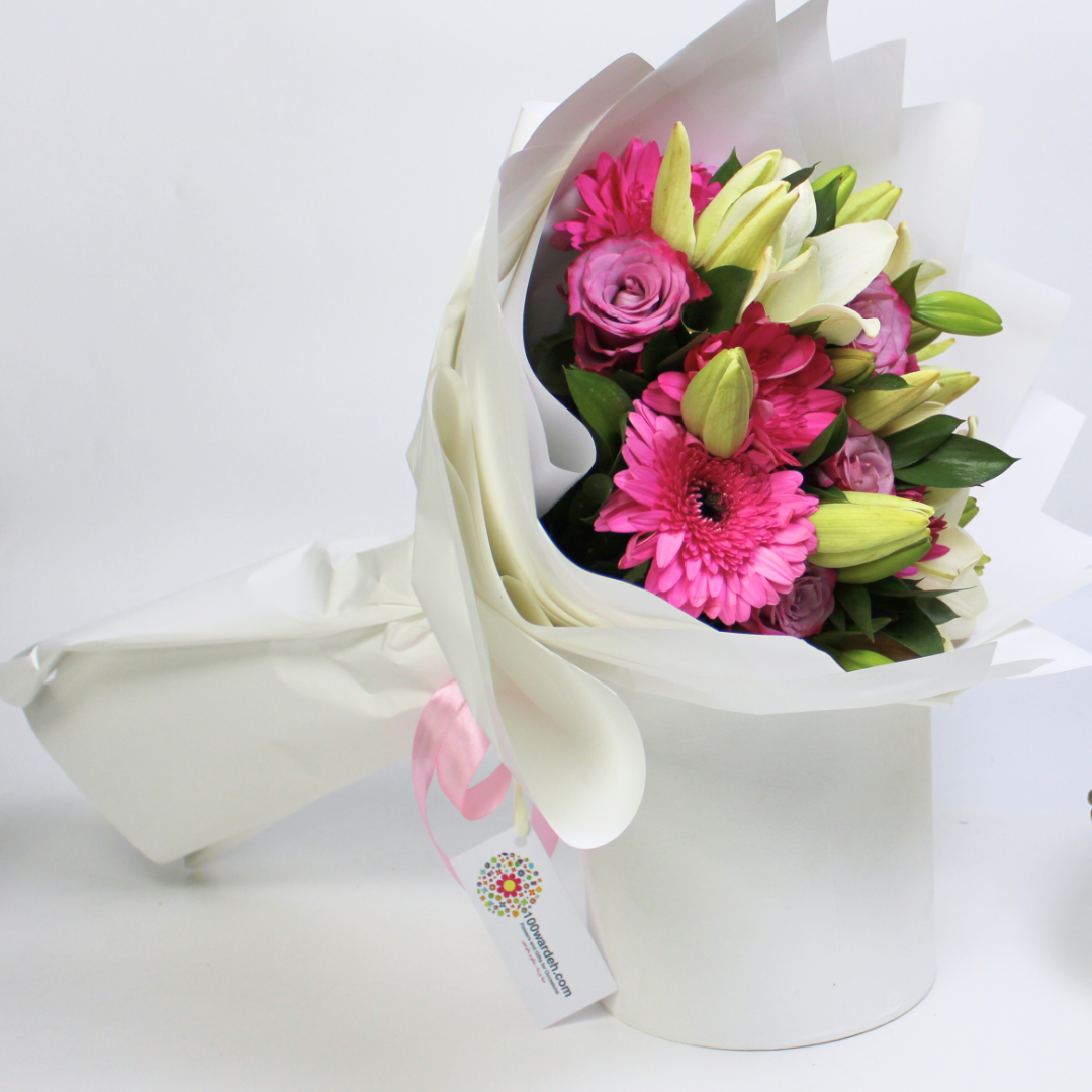 Carrot Cake + Flowers bundle (cake shop)